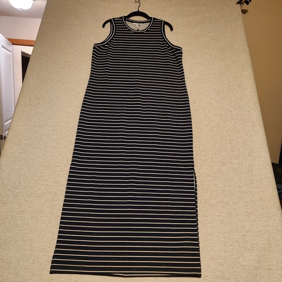 SPANX Dresses & Skirts - Spanx AirEssentials Maxi Dress Women Large Navy White Striped Sleeveless Slit